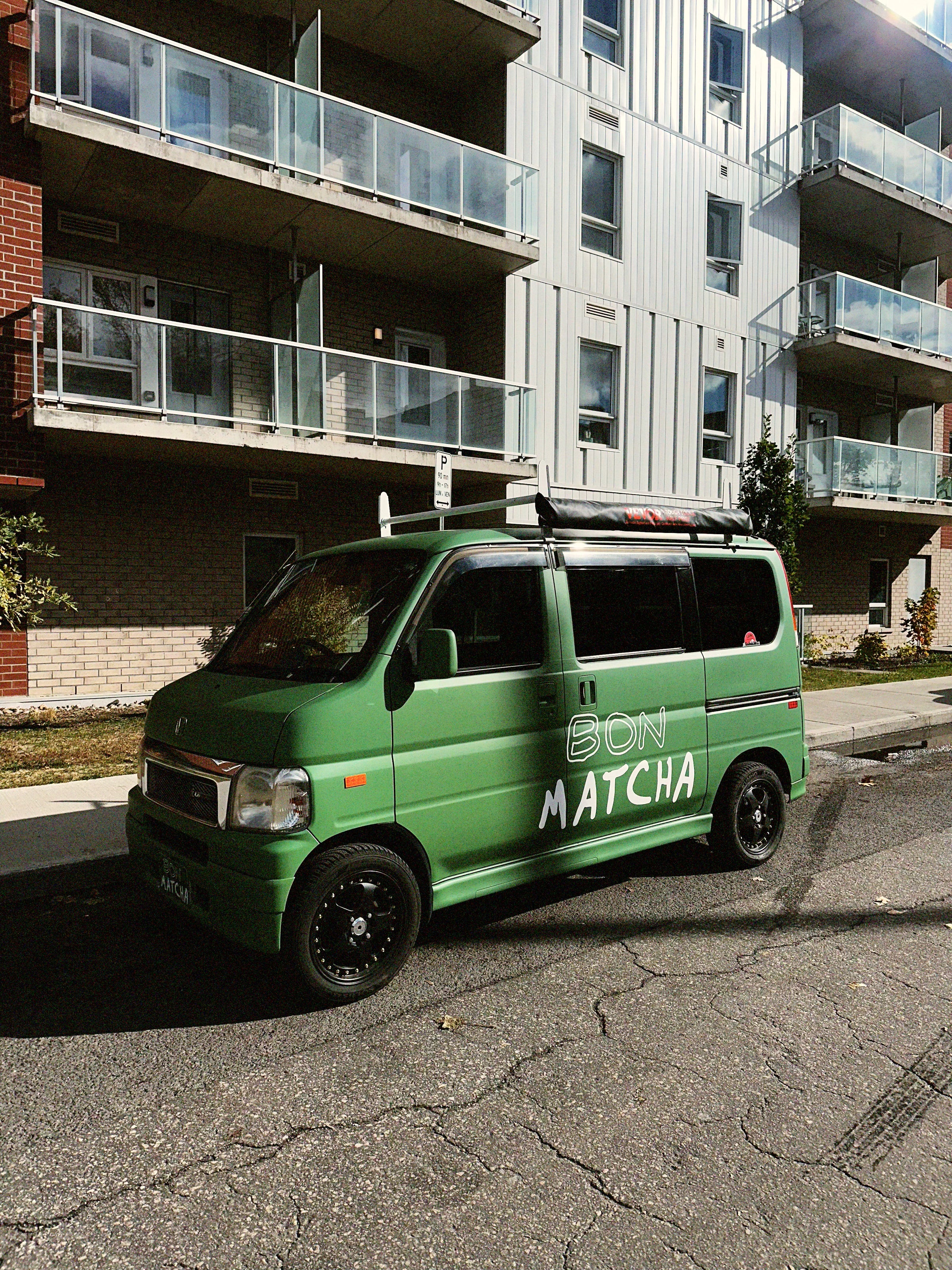 Van du service de bar à matcha mobile BonMatcha à Québec